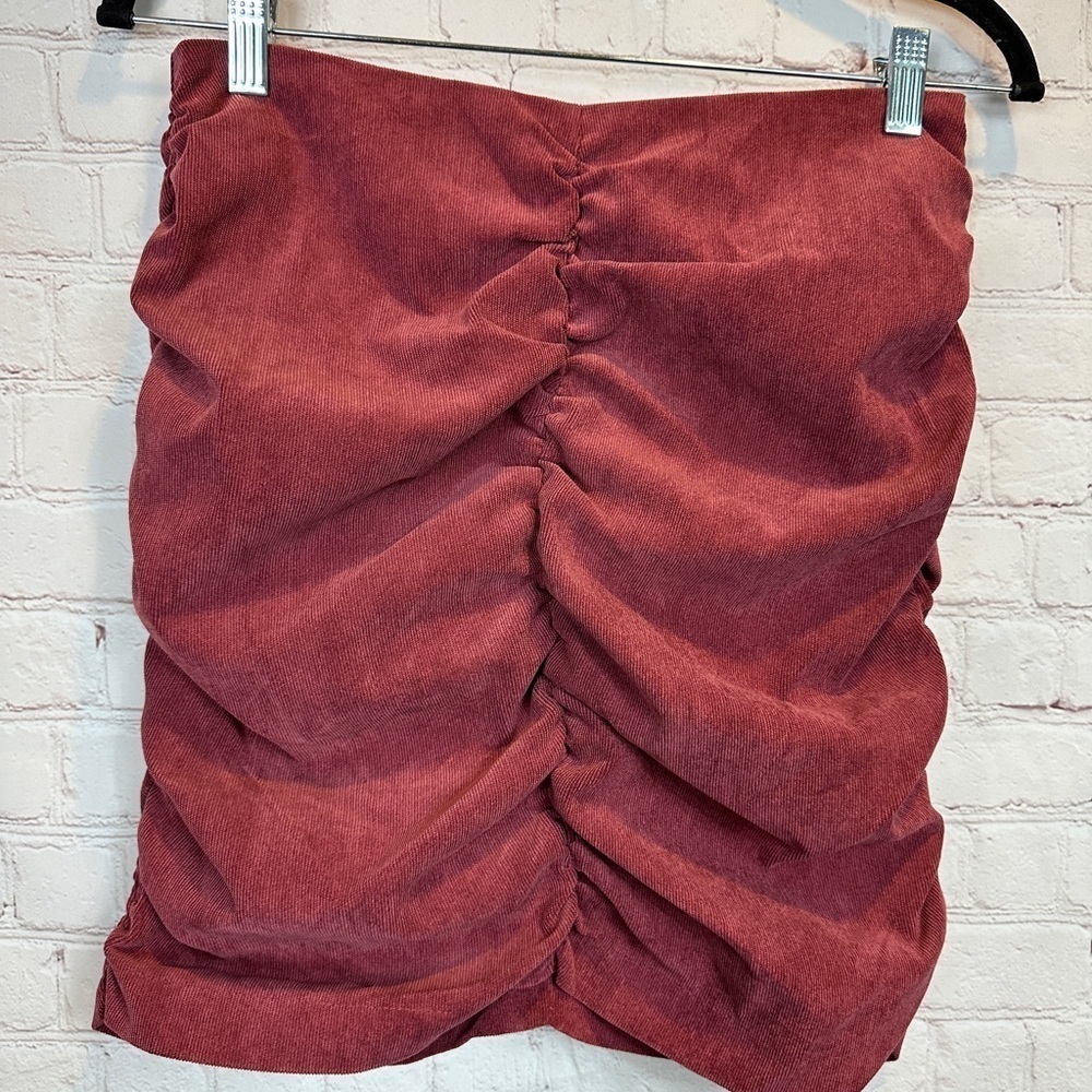 NWT Zara fall Women’s Corduroy Skirt burgundy ruched, sz M, New